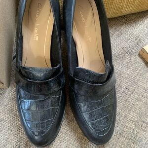 Clarks Black Croc-Embossed Loafers for Women